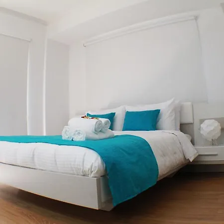 Lazuli Beachfront Penthouse 504 Apartman Lárnaka
