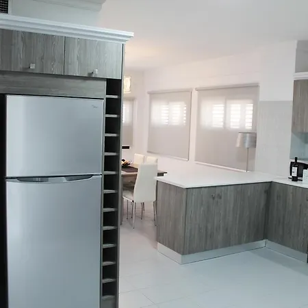 Apartman Lazuli Beachfront Penthouse 504 Lárnaka