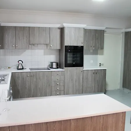 Lazuli Beachfront Penthouse 504 Apartman Lárnaka