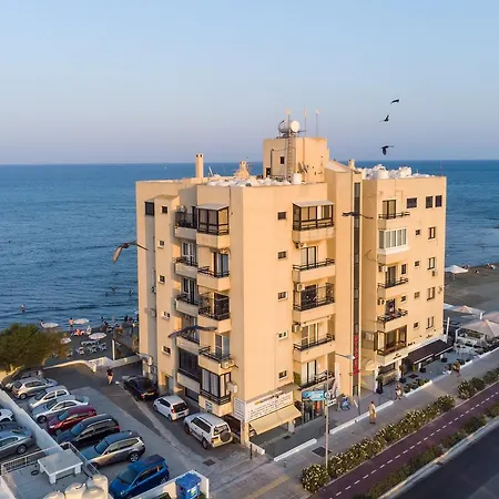 Lazuli Beachfront Penthouse 504 Apartament