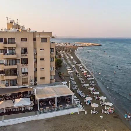 Lazuli Beachfront Penthouse 504 Apartament *
